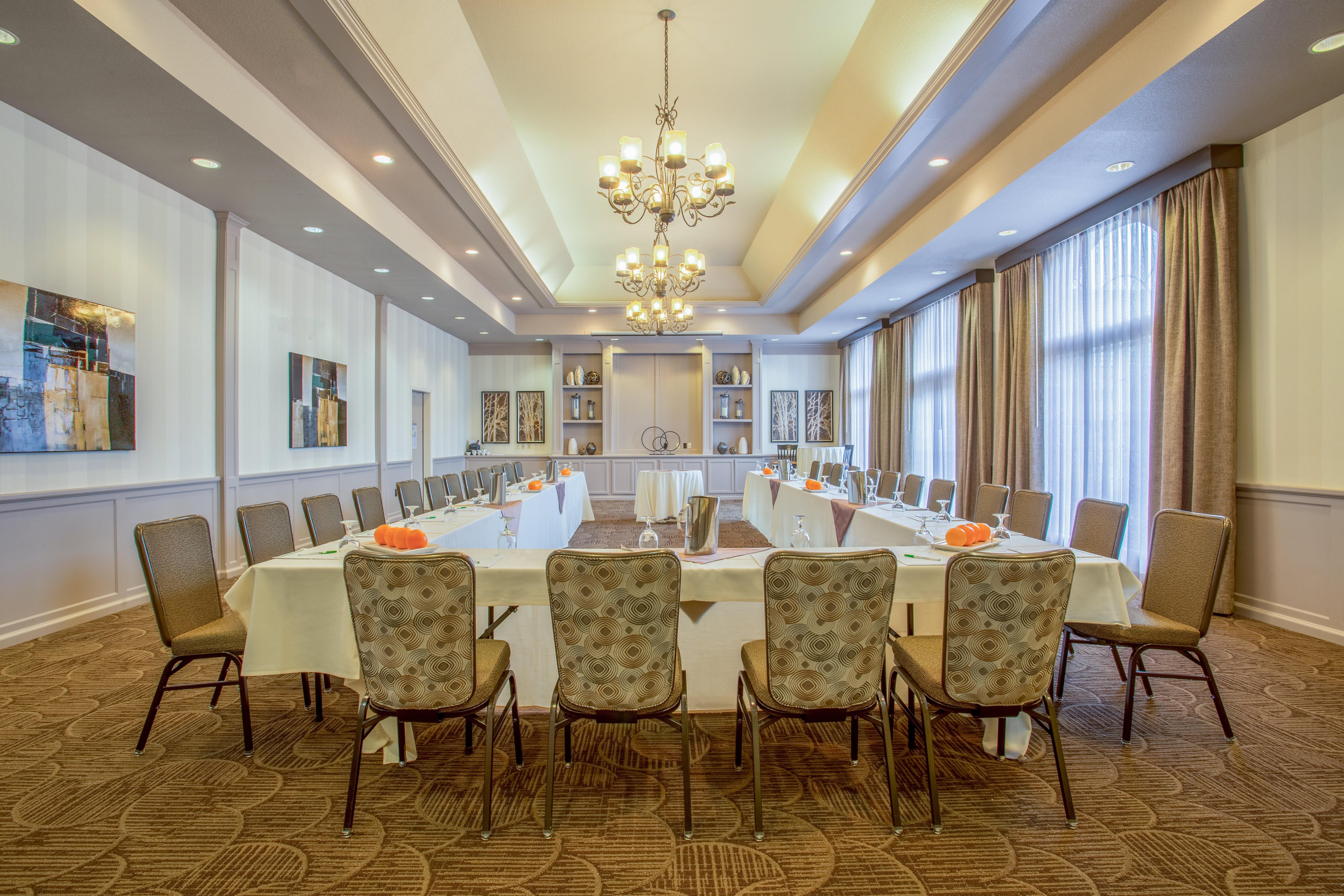 Holiday Inn Auburn By Ihg Exterior foto